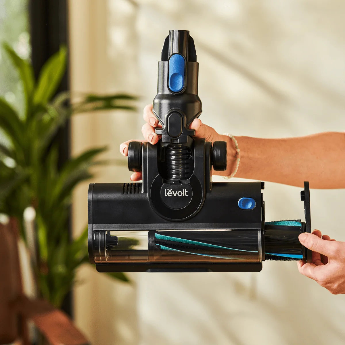 LVAC-300 Cordless Vacuum Cleaner